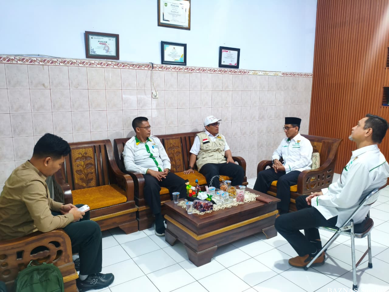 Ketua BAZNAS NTB Dr. Lalu Muhamad Iqbal Murad, M.A. Silaturrahim ke BAZNAS Kab. Sumbawa 
