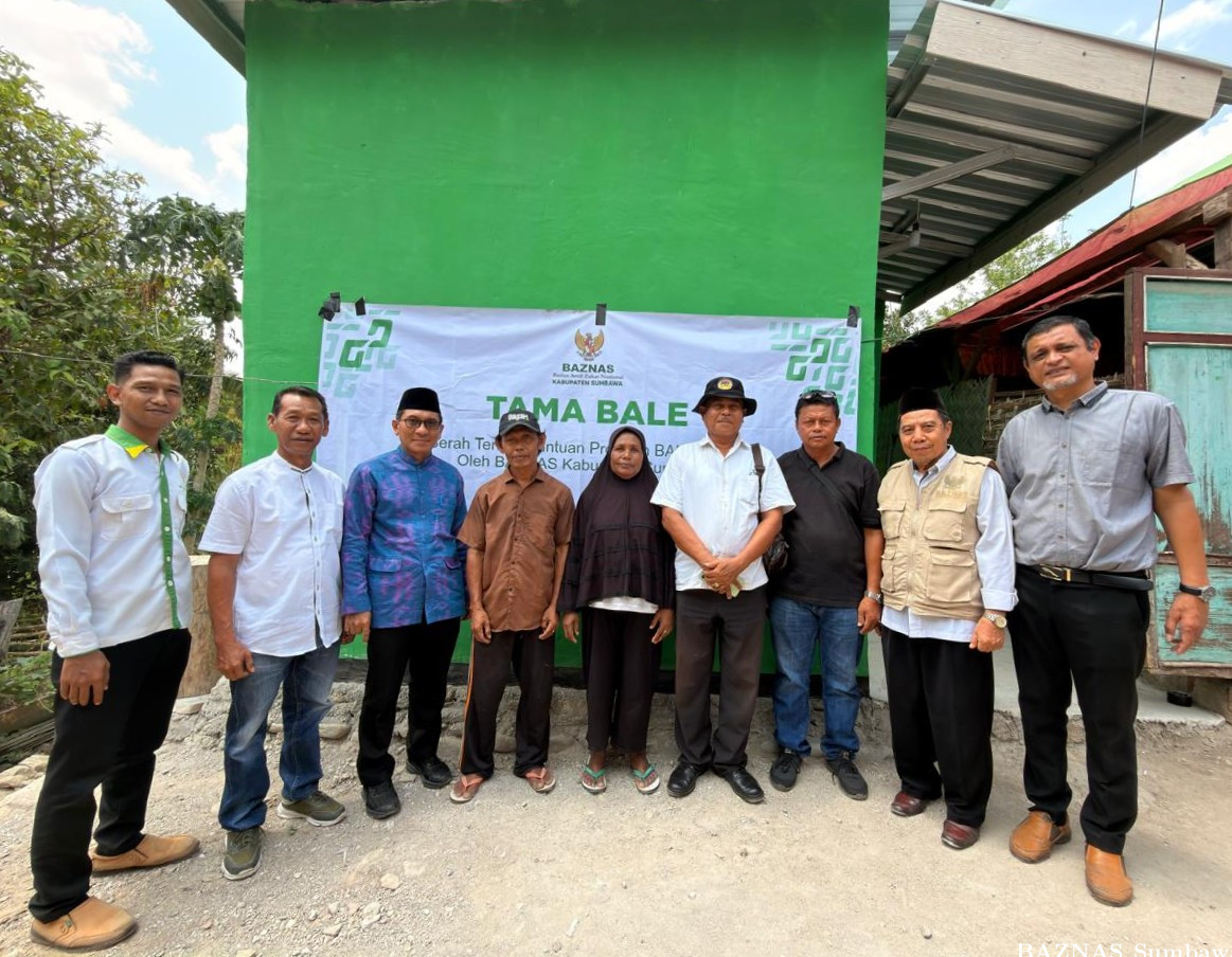Rumah Kembali Berdiri Usai Diterjang Puting Beliung, BAZNAS Sumbawa Serahkan BALE UMAT ke-10