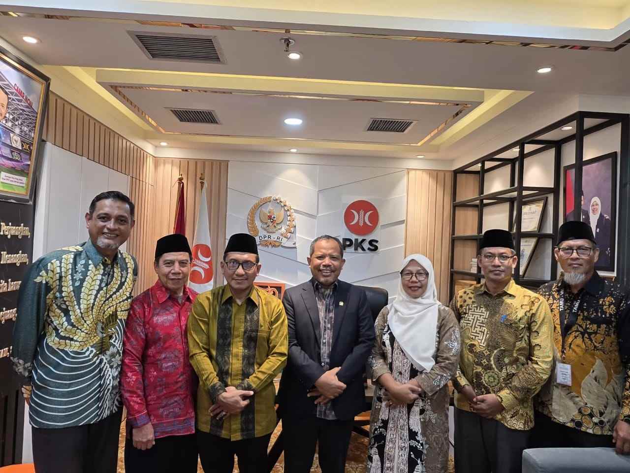 BAZNAS Sumbawa Jalin Sinergi Nasional: Silaturrahim dengan H. Johan Rosihan di Gedung MPR RI